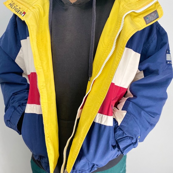 90’s Tommy Hilfiger Jacket + Packable Hood (Sz XL) - Picture 2 of 15